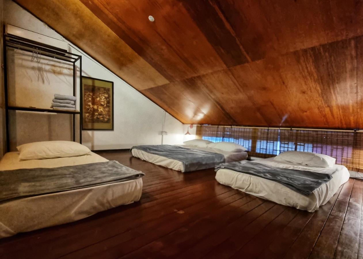 Treehouse Hostel Kuching Exterior foto