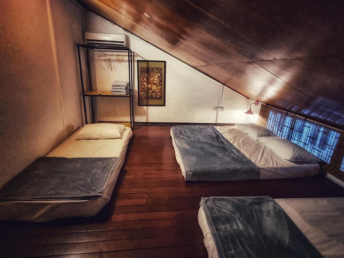 Treehouse Hostel Kuching Exterior foto