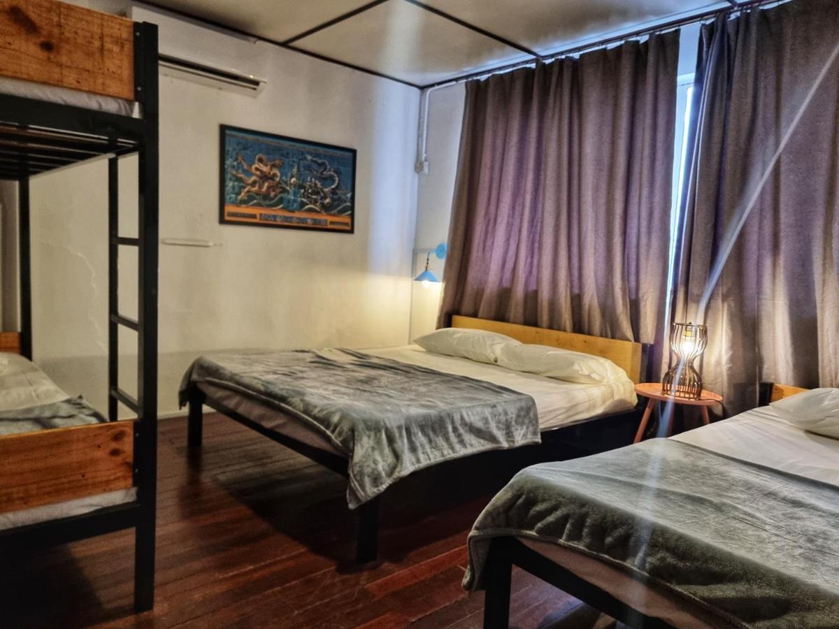 Treehouse Hostel Kuching Exterior foto